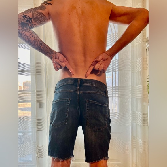 LUCKY BRAND Cut off, Athletic Straight Cut, Jean Shorts. Excellent Condition! - Picture 9 of 10